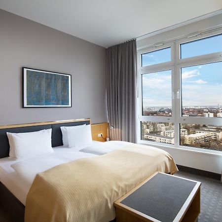 Holiday Inn Hamburg, an IHG Hotel Bagian luar foto