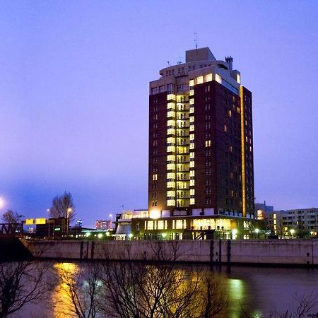 Holiday Inn Hamburg, an IHG Hotel Bagian luar foto